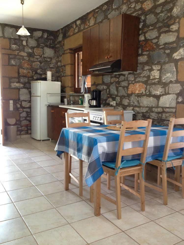 Io Villa Stoupa Luaran gambar