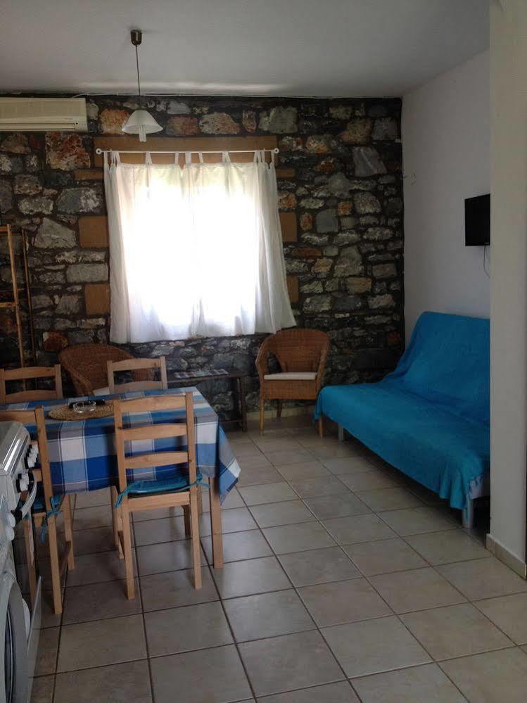 Io Villa Stoupa Luaran gambar