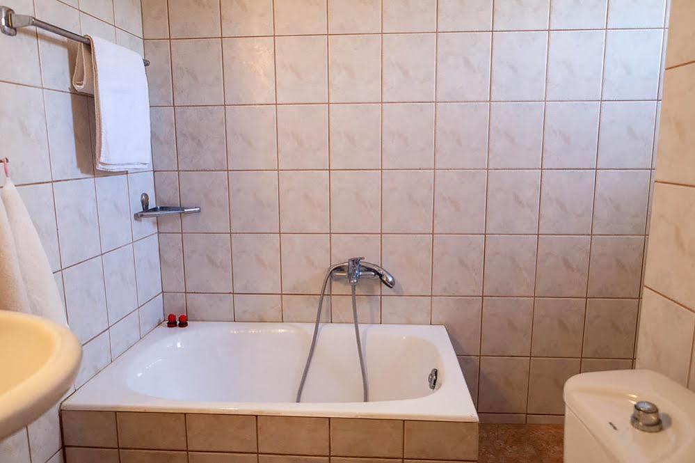 Io Villa Stoupa Luaran gambar