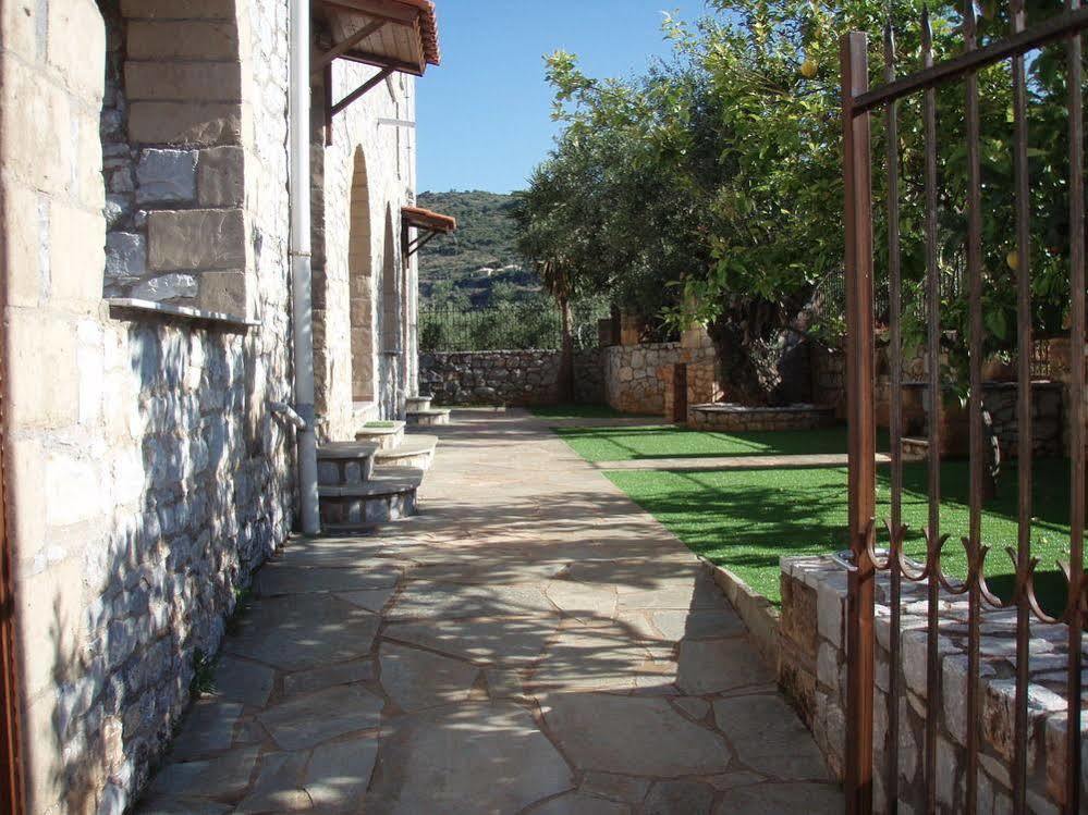 Io Villa Stoupa Luaran gambar
