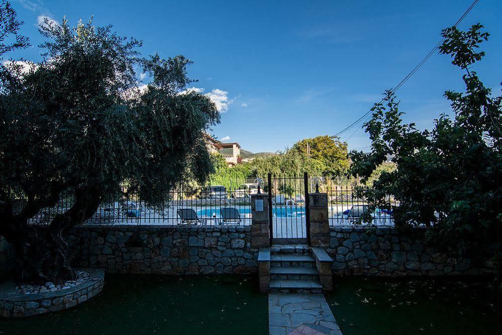 Io Villa Stoupa Luaran gambar