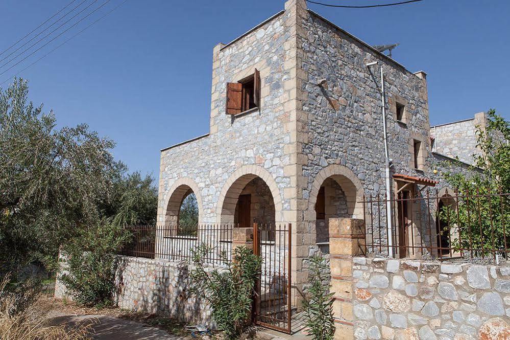 Io Villa Stoupa Luaran gambar
